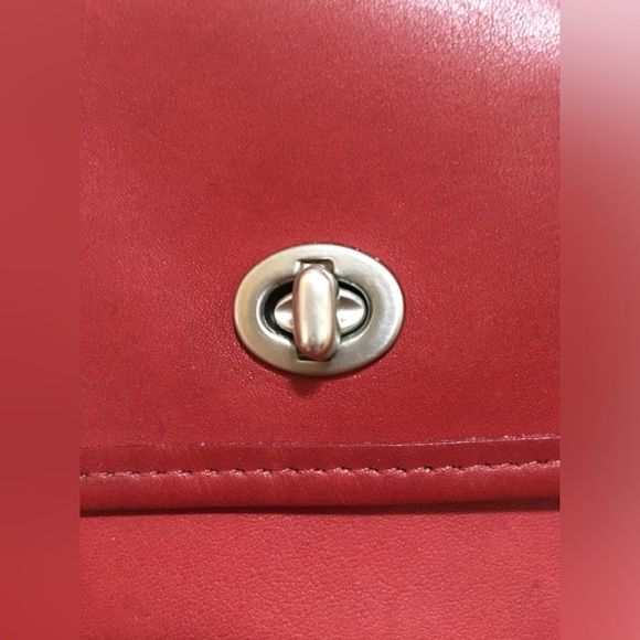 COACH Red Vintage Tango Leather Crossbody with Turn Key Latch and Flap RARE - Picture 16 of 17